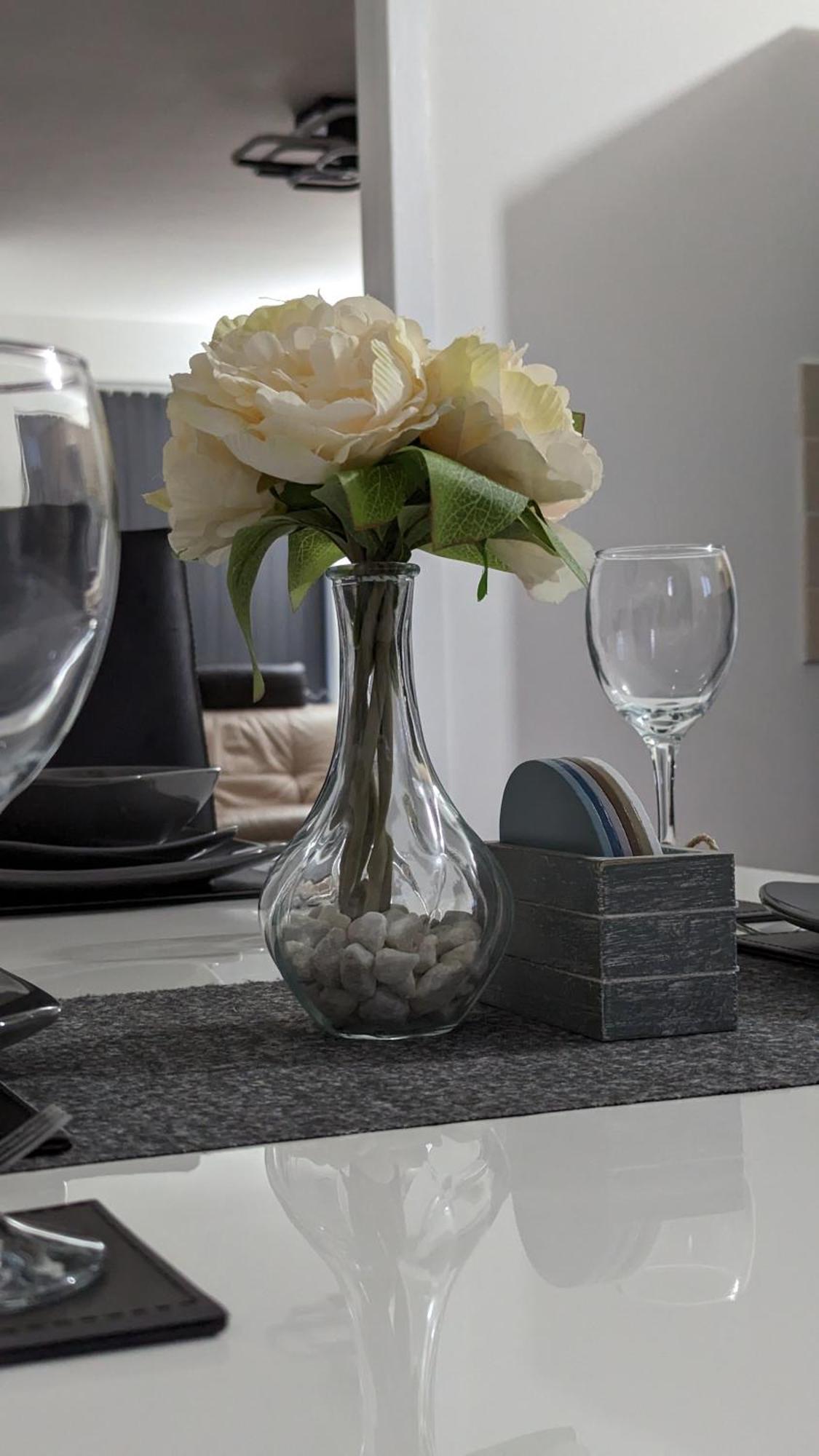 Clariturf - 4 Bedroom Semi - Private Parking Near Turf Moor, Town Centre, Transport And Motorway Links Next To Canal, 3 Parks And Lake - Sky And Netflix Burnley Esterno foto